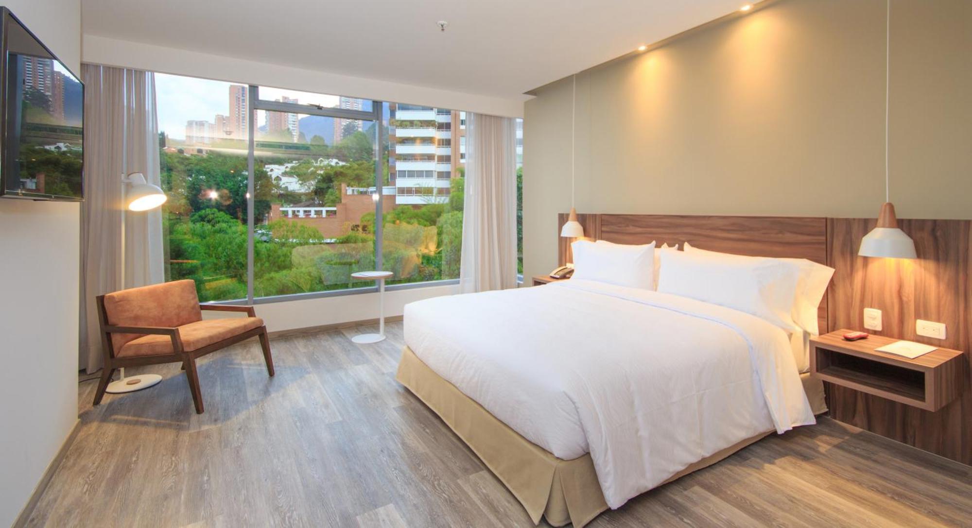 Novotel Medellín El Tesoro Exterior foto A bedroom at the hotel
